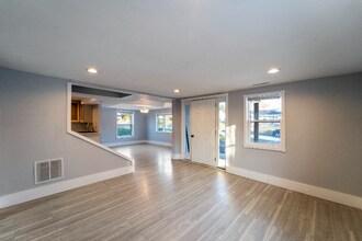 308 N Harrison St in Stuart, IA - Foto de edificio - Building Photo