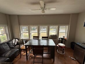 804 W Oregon St in Urbana, IL - Foto de edificio - Building Photo