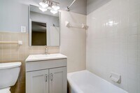 508 Branard St photo'