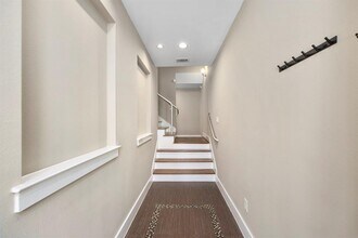 1801 Radcliffe St in Houston, TX - Building Photo - Building Photo