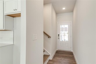 7268 Mulberry St in Flowery Branch, GA - Building Photo - Building Photo