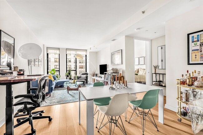 160 E 22nd St in New York, NY - Building Photo - Building Photo