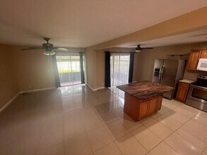 7200 NW 2nd Ave in Boca Raton, FL - Building Photo - Building Photo