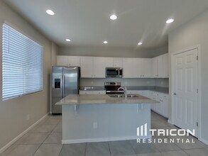 8624 E Posada Ave in Mesa, AZ - Building Photo - Building Photo