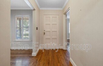 1708 W Myrtle Ave in Visalia, CA - Building Photo - Building Photo