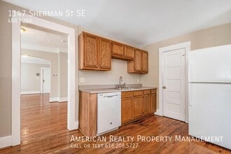 1147 Sherman St SE in Grand Rapids, MI - Building Photo - Building Photo