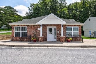 Catawba Club in Berkeley Springs, WV - Building Photo - Building Photo