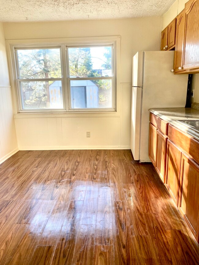 32620 Montcalm St, Unit 32620