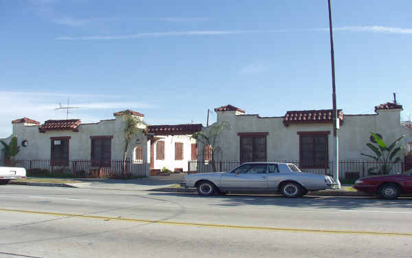 6300-6304 State St in Huntington Park, CA - Foto de edificio - Building Photo