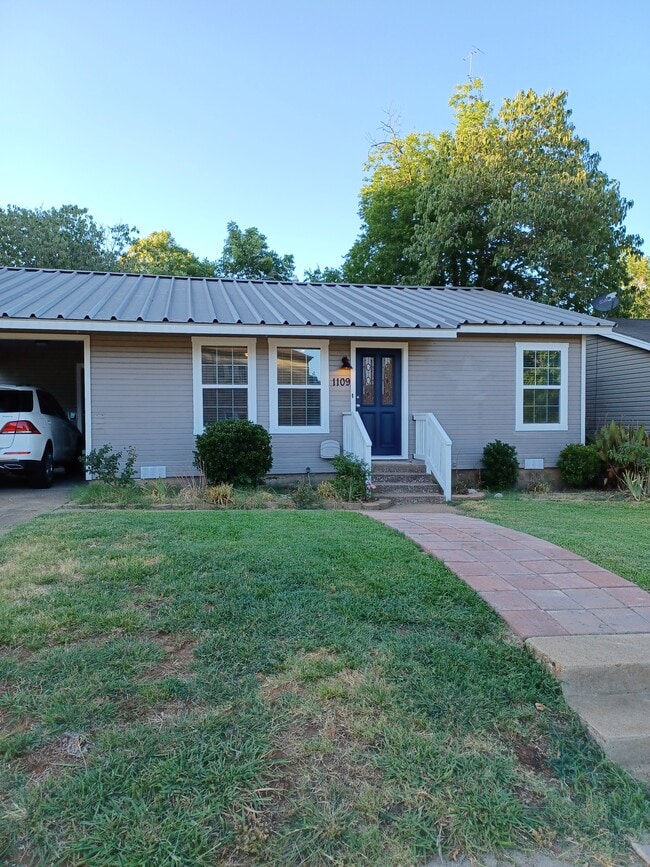 property at 1109 W Morgan St