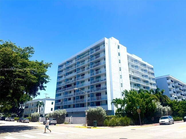 property at 1045 10th St