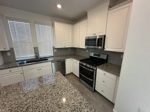 1652 Matmor Rd in Woodland, CA - Building Photo - Building Photo