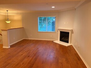 1043 Loretta Ln in Carlsbad, CA - Building Photo - Building Photo