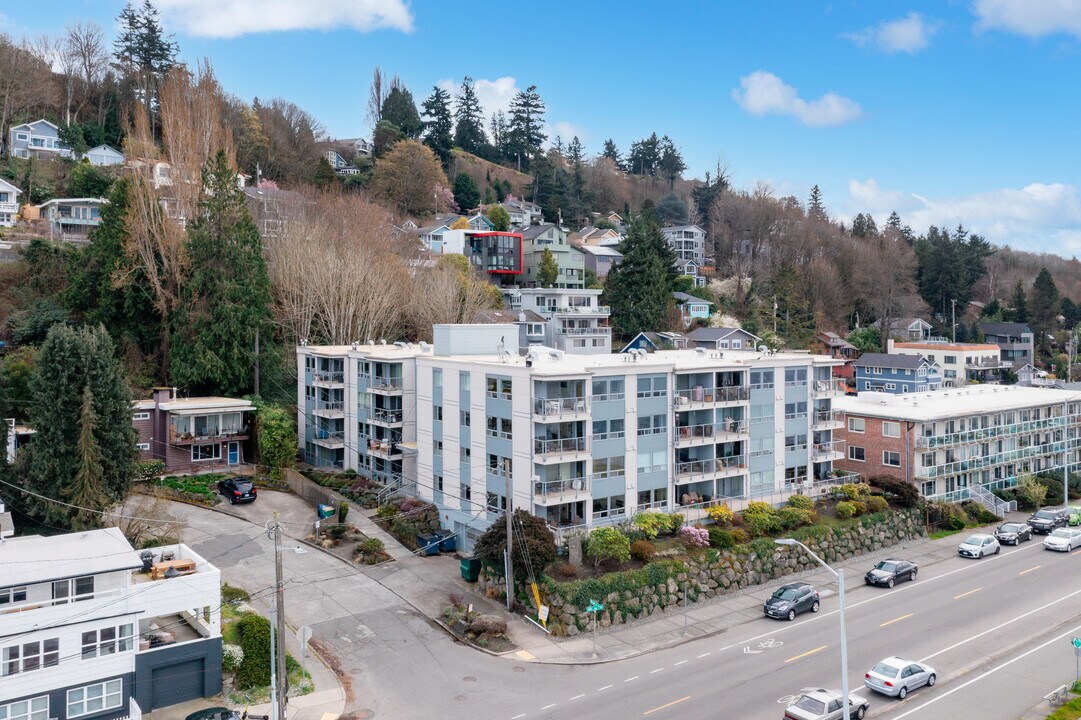 Alki Bonair in Seattle, WA - Foto de edificio