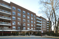 Castle Heights Cooperative in Tarrytown, NY - Foto de edificio - Building Photo