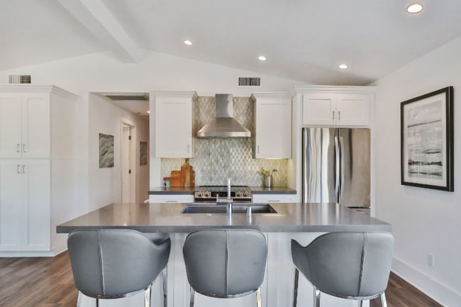 306 Rimrock Rd in Thousand Oaks, CA - Building Photo - Building Photo