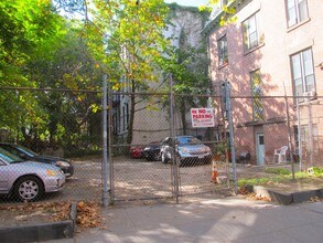 395 Washington Ave in Brooklyn, NY - Building Photo - Building Photo