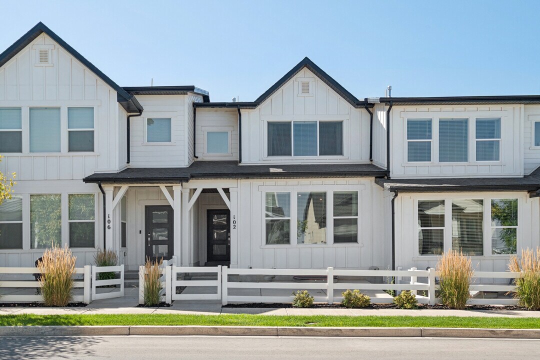 102 E Grant Ln in North Salt Lake, UT - Foto de edificio