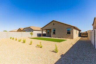 17580 W Country Club Terrace in Surprise, AZ - Building Photo - Building Photo