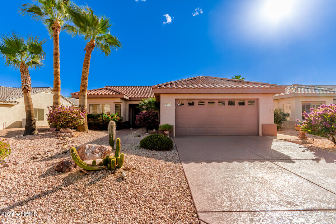 16215 W Desert Winds Dr in Surprise, AZ - Building Photo