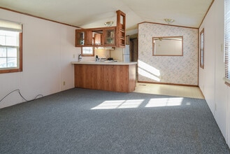 5 Hilltop Dr in Waterford, ME - Building Photo - Building Photo