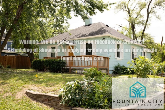 1116 4th St in Platte City, MO - Building Photo - Building Photo