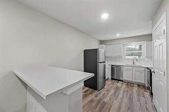 500 US-75 in Van Alstyne, TX - Foto de edificio - Building Photo