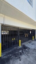 1250 NE 125th St in North Miami, FL - Building Photo - Building Photo