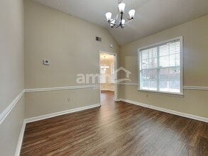 6556 Brickmont Rd in Bartlett, TN - Foto de edificio - Building Photo