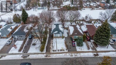 88 Crocus Dr in Toronto, ON - Building Photo - Building Photo