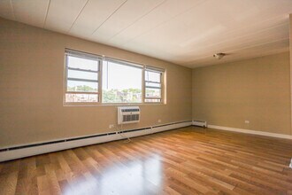 7301 N Ridge Blvd in Chicago, IL - Building Photo - Building Photo