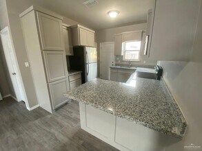 1105 W Kennedy St in Pharr, TX - Building Photo - Building Photo