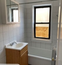 2706 N Spaulding Ave in Chicago, IL - Foto de edificio - Building Photo