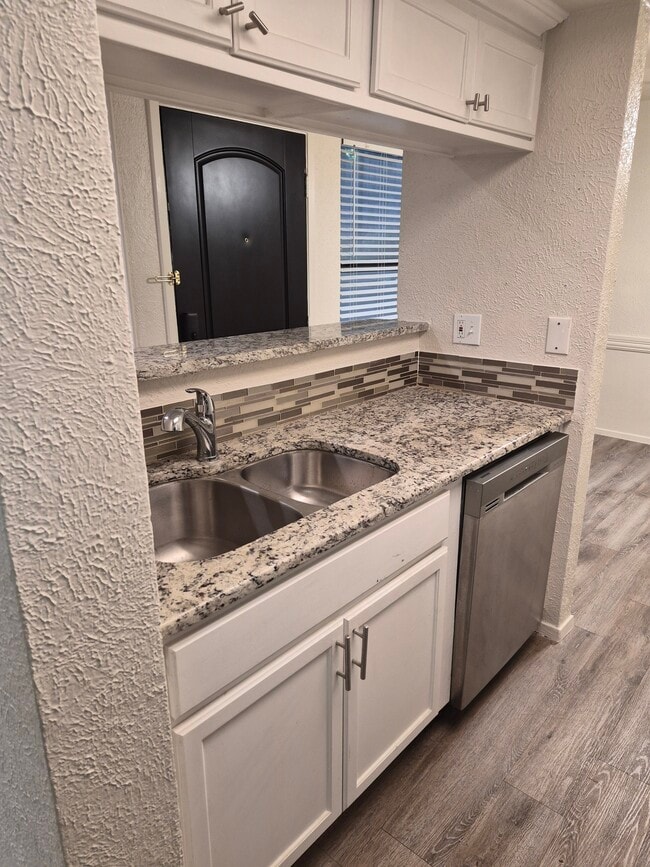 9170 Forest Ln, Unit 112, Unit 112