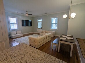 305 E Henry St in Savannah, GA - Building Photo - Building Photo