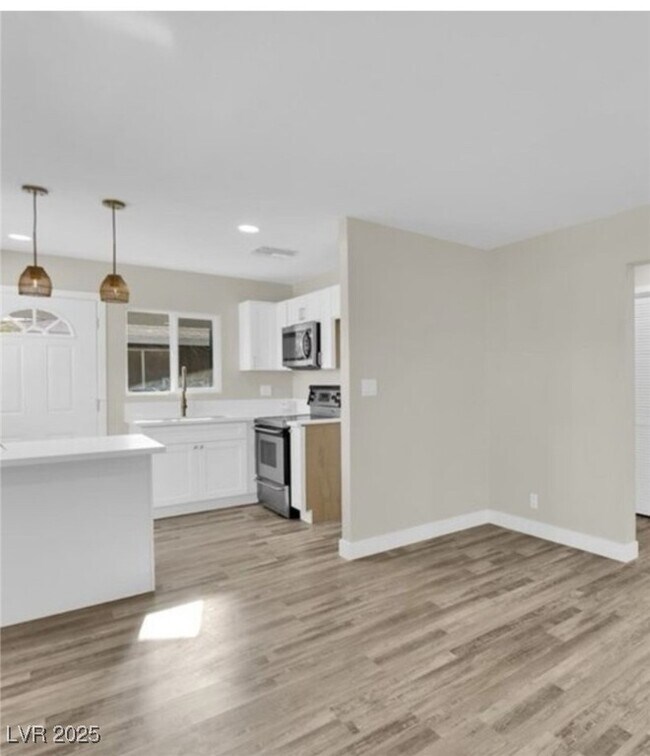 525 Wyatt Ave in Las Vegas, NV - Building Photo - Building Photo