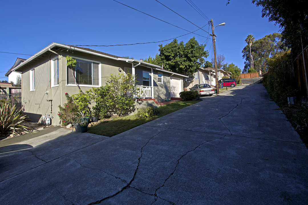 2708-2718 Somerset Ave in Castro Valley, CA - Building Photo