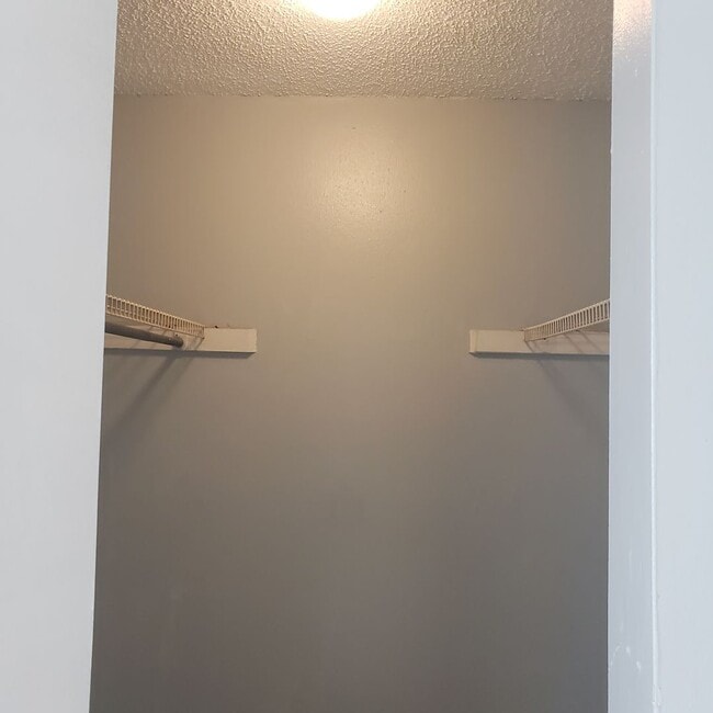 305 Wellington Ct in Tampa, FL - Building Photo - Building Photo