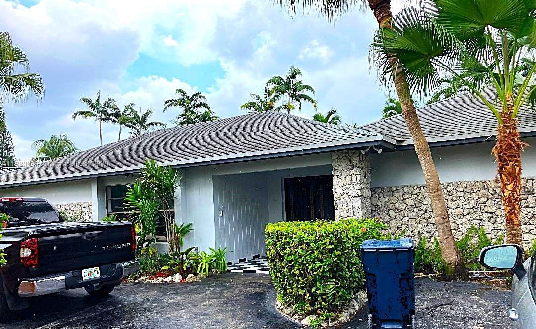 11480 SW 98th St in Miami, FL - Building Photo