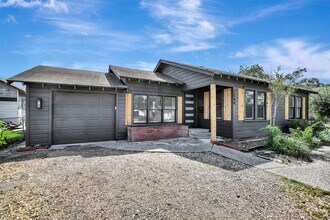 2044 Thonig Rd in Houston, TX - Building Photo - Building Photo