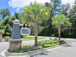 10 Creekstone Dr in Hilton Head Island, SC - Building Photo - Building Photo