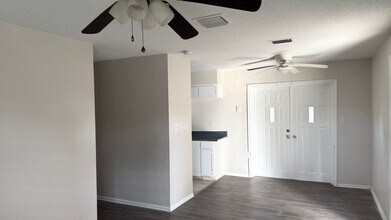 5123 Turnbull Dr in Orlando, FL - Building Photo - Building Photo