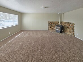 6552 Valley Ave in Inyokern, CA - Building Photo - Building Photo