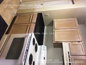 4006 Crockers Lake Blvd-Unit -223 in Sarasota, FL - Foto de edificio - Building Photo