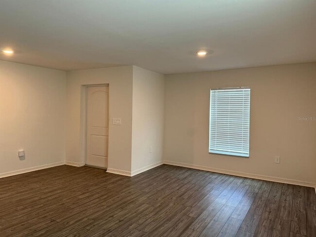 2082 S Chamberlain Blvd in North Port, FL - Building Photo - Building Photo