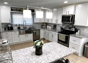 15711 Tammany Ln in Houston, TX - Building Photo - Building Photo
