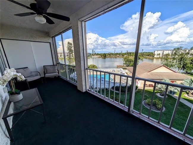 3963 Lake Bayshore Dr