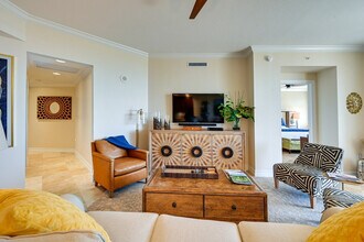 4761 W Bay Blvd in Estero, FL - Foto de edificio - Building Photo