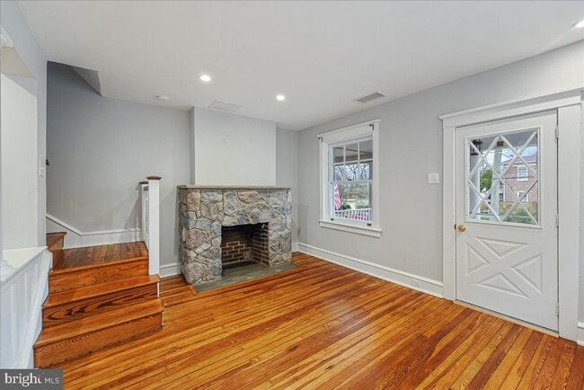 property at 105 E 6th St