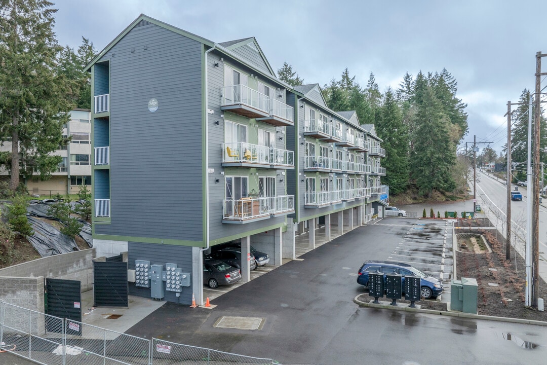 2091 Wheaton Way in Bremerton, WA - Building Photo